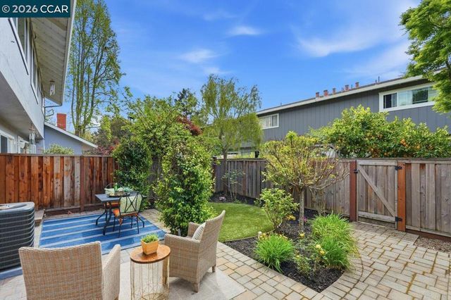 204 Miramonte Dr, Moraga, CA 94556