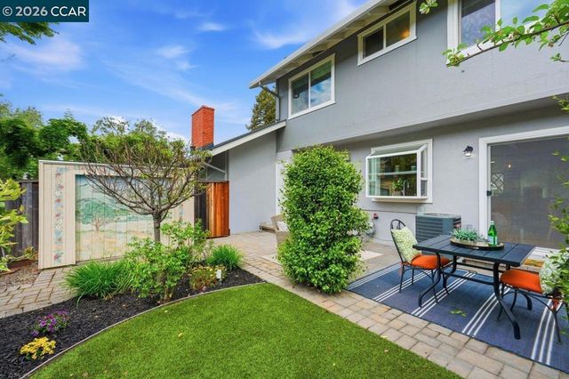 204 Miramonte Dr, Moraga, CA 94556