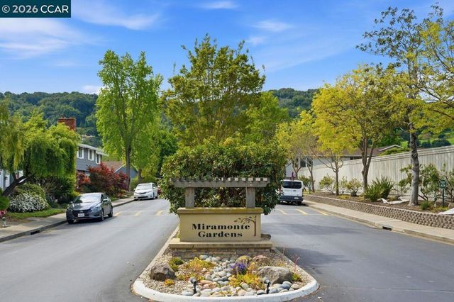 204 Miramonte Dr, Moraga, CA 94556