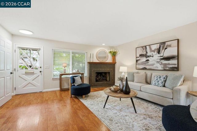 204 Miramonte Dr, Moraga, CA 94556