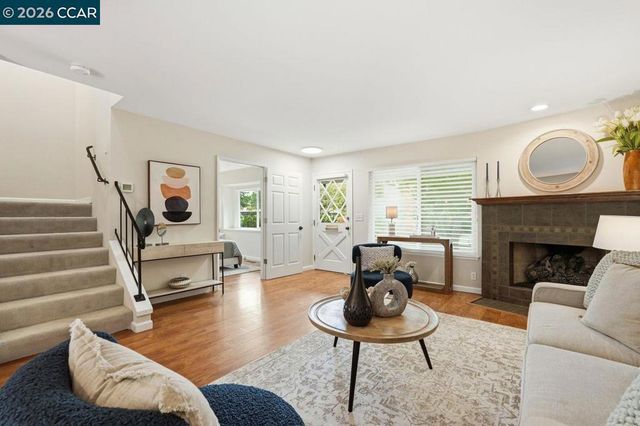 204 Miramonte Dr, Moraga, CA 94556