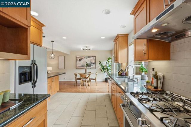 204 Miramonte Dr, Moraga, CA 94556