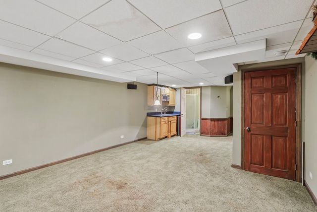 33584 N Almond Road, Grayslake, IL 60030