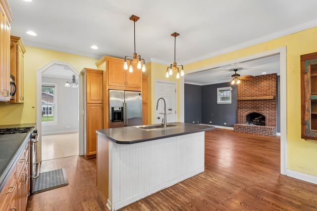 33584 N Almond Road, Grayslake, IL 60030