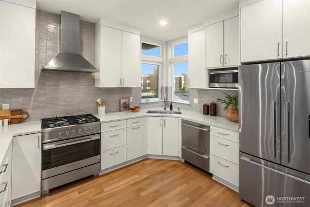 1516 Bigelow Avenue N, Seattle, WA 98109