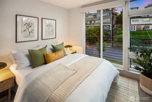 1516 Bigelow Avenue N, Seattle, WA 98109