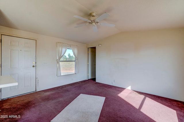 1805 W CARRIAGE Lane, Paulden, AZ 86334