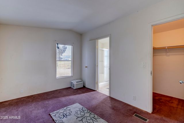 1805 W CARRIAGE Lane, Paulden, AZ 86334