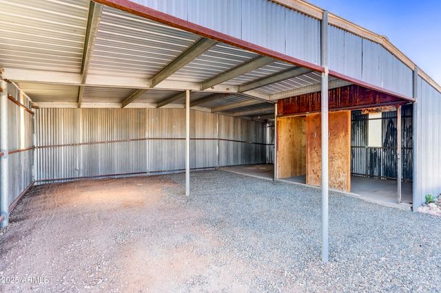 1805 W CARRIAGE Lane, Paulden, AZ 86334