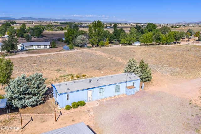 1805 W CARRIAGE Lane, Paulden, AZ 86334