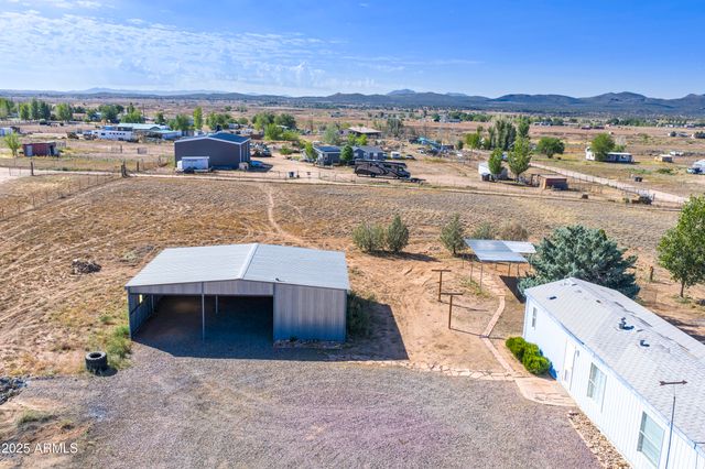 1805 W CARRIAGE Lane, Paulden, AZ 86334