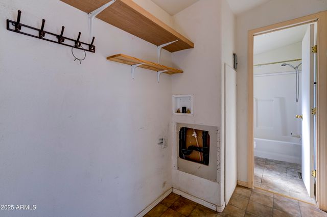 1805 W CARRIAGE Lane, Paulden, AZ 86334