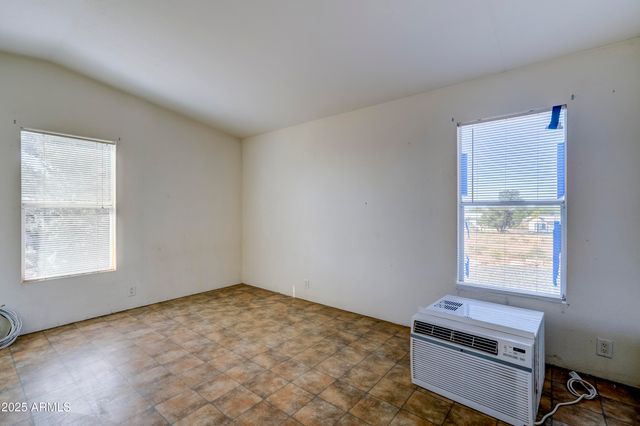 1805 W CARRIAGE Lane, Paulden, AZ 86334