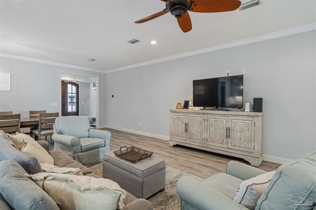 1786 Joybrook Rd, Navarre, FL 32566