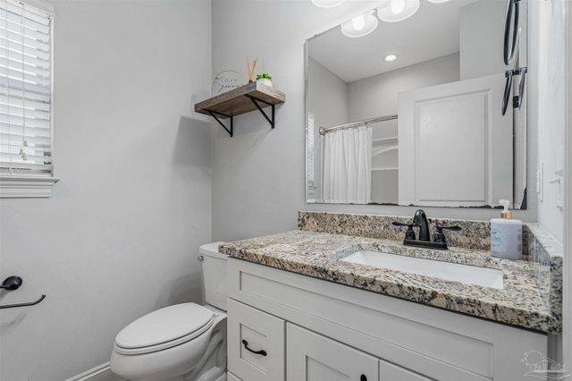 1786 Joybrook Rd, Navarre, FL 32566