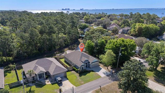 1786 Joybrook Rd, Navarre, FL 32566