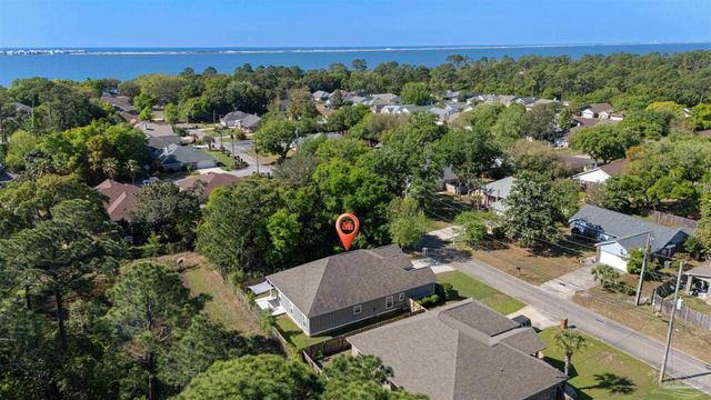 1786 Joybrook Rd, Navarre, FL 32566