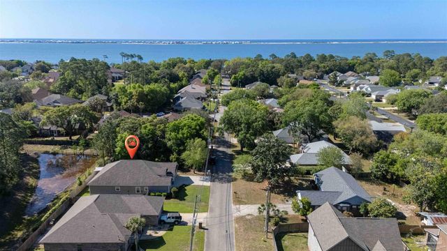 1786 Joybrook Rd, Navarre, FL 32566