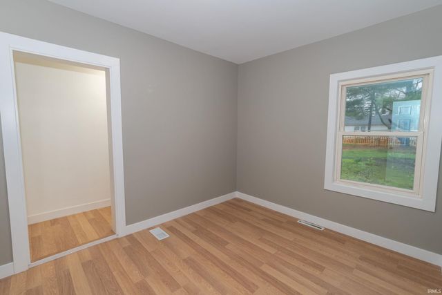 55301 Fairview Avenue, South Bend, IN 46628