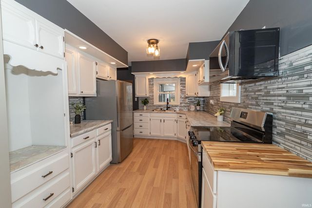 55301 Fairview Avenue, South Bend, IN 46628