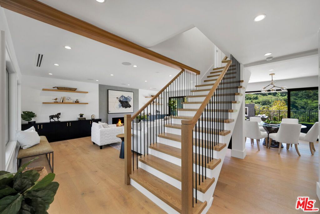 11454 Dona Evita Drive, Studio City, CA 91604 — photo 2
