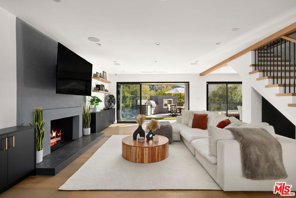 11454 Dona Evita Drive, Studio City, CA 91604 — photo 3