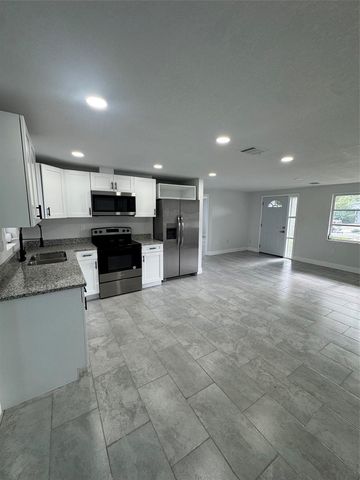 6840 RUNNEL DRIVE, New Port Richey, FL 34653