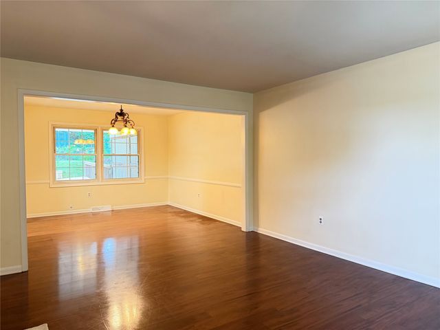 651 MINEO Drive, Erie, PA 16509