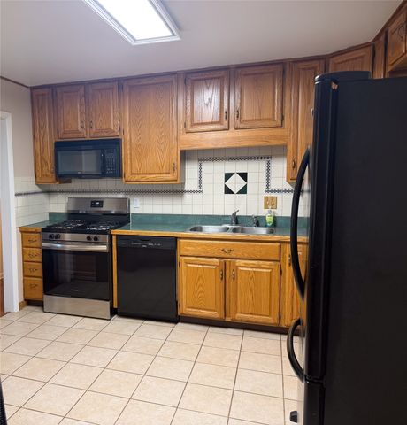 651 MINEO Drive, Erie, PA 16509