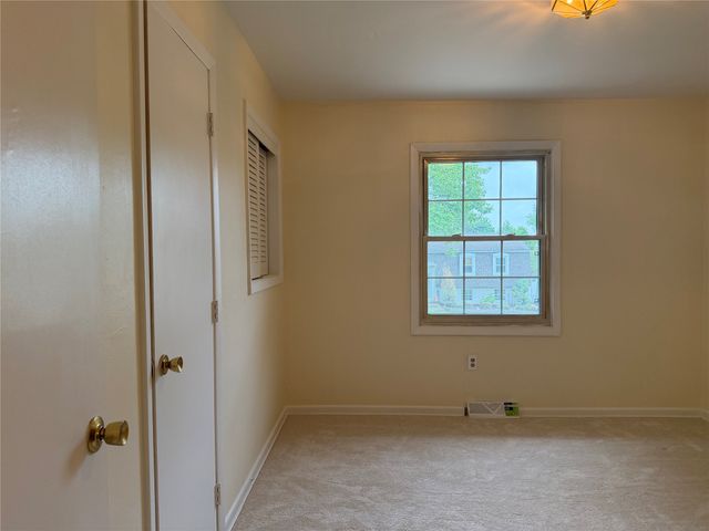 651 MINEO Drive, Erie, PA 16509