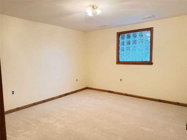 651 MINEO Drive, Erie, PA 16509