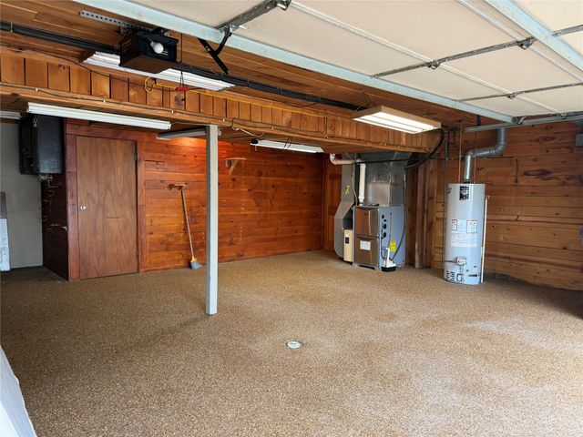 651 MINEO Drive, Erie, PA 16509