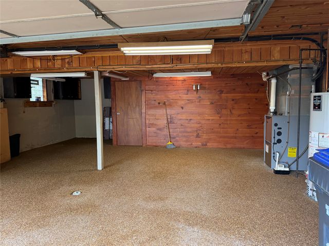 651 MINEO Drive, Erie, PA 16509