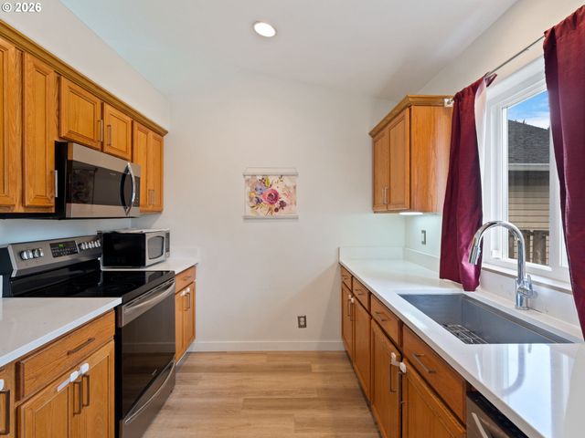 730 BOZARTH Ave, Woodland, WA 98674