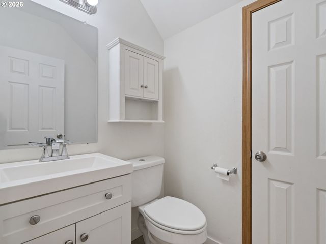 730 BOZARTH Ave, Woodland, WA 98674