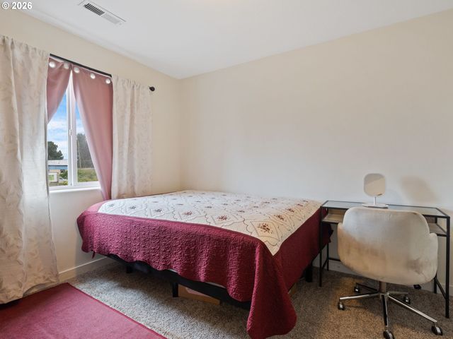 730 BOZARTH Ave, Woodland, WA 98674