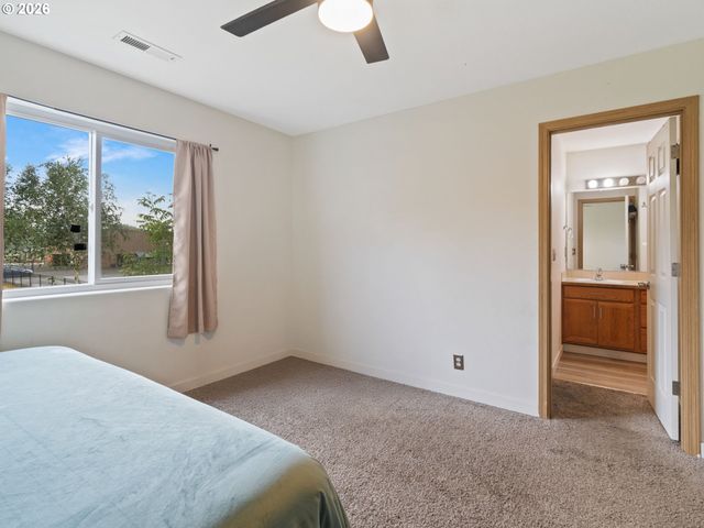 730 BOZARTH Ave, Woodland, WA 98674