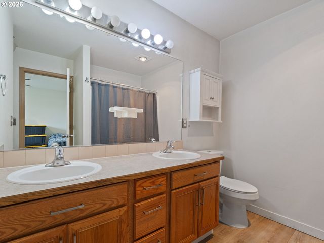730 BOZARTH Ave, Woodland, WA 98674