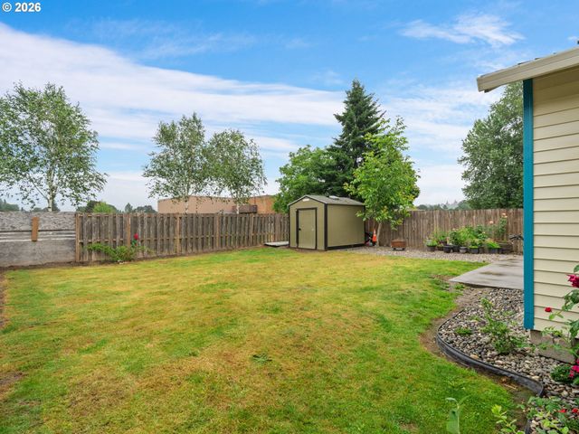 730 BOZARTH Ave, Woodland, WA 98674