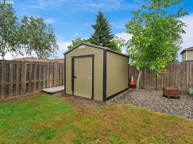 730 BOZARTH Ave, Woodland, WA 98674