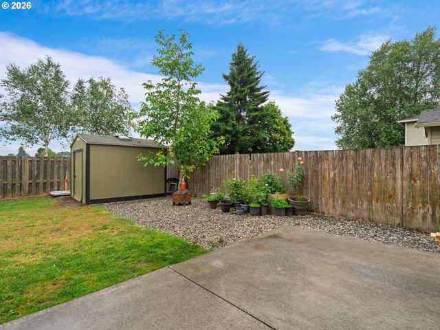 730 BOZARTH Ave, Woodland, WA 98674