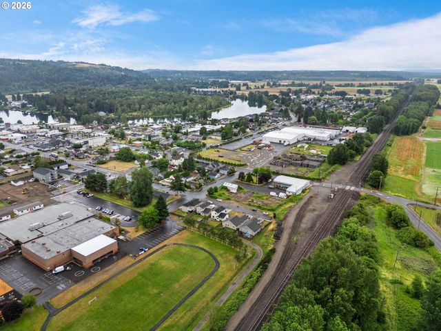 730 BOZARTH Ave, Woodland, WA 98674
