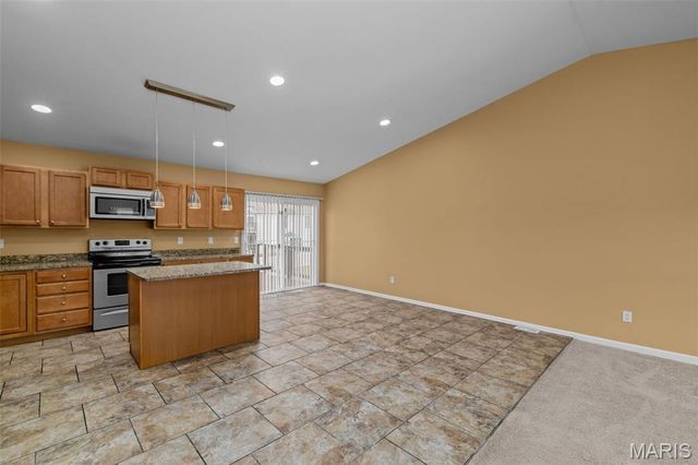 313 Shadow Trace Drive, Wentzville, MO 63385