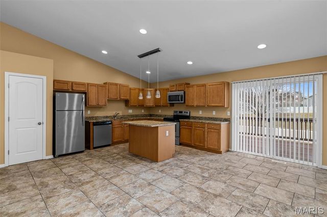 313 Shadow Trace Drive, Wentzville, MO 63385