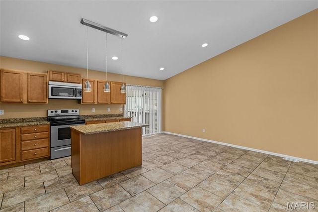 313 Shadow Trace Drive, Wentzville, MO 63385