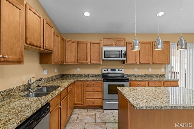 313 Shadow Trace Drive, Wentzville, MO 63385