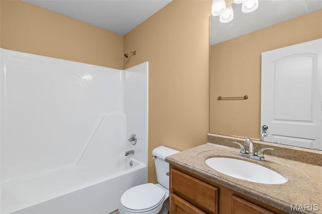 313 Shadow Trace Drive, Wentzville, MO 63385