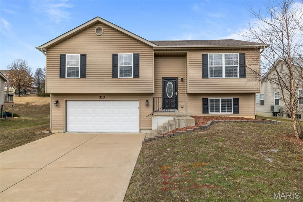 313 Shadow Trace Drive, Wentzville, MO 63385