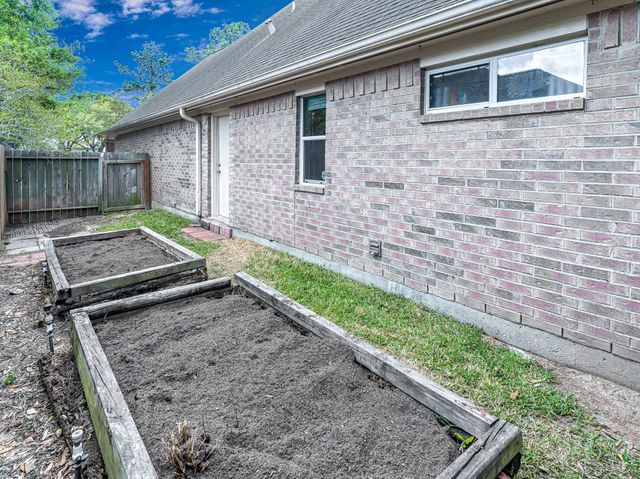 20410 Lake Spring Court, Cypress, TX 77433