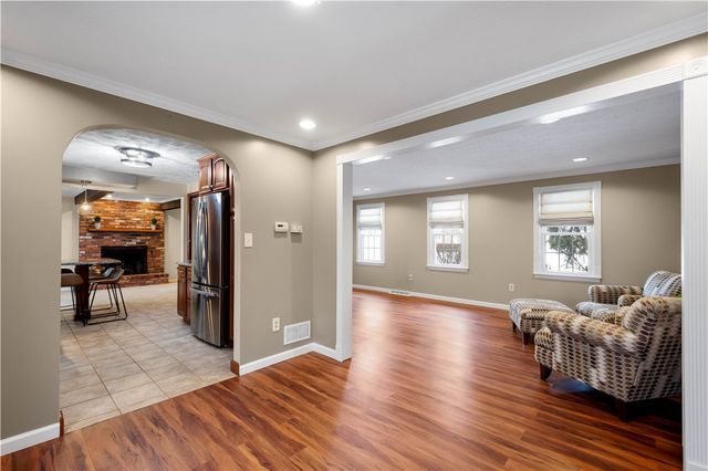 994 Westchester Rd, South Park, PA 15129